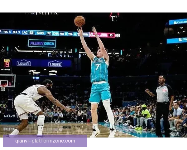 克努佩尔创历史超肯巴沃克成黄蜂单赛季三分王